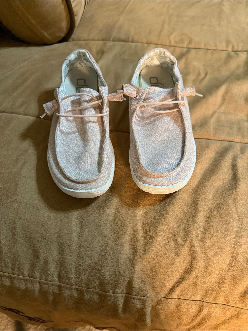 Hey Dude women’s Pink Suede Moccasins - Casual Slip-On